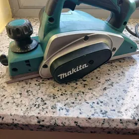 Makita