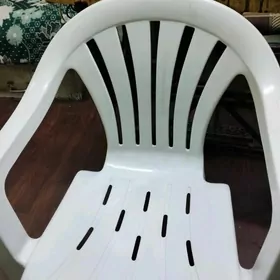 пластмассовый стул