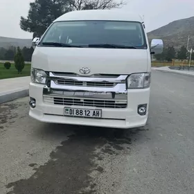 Toyota Hiace 2017