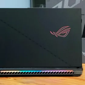 ASUS ROG Strix Scar 18/i9-14