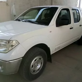 Nissan Navara 2010