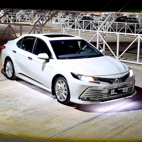 Toyota Camry Hybrid 2020