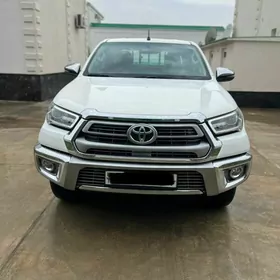 Toyota Hilux 2021