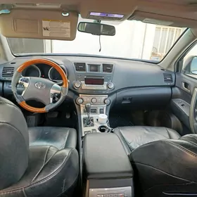 Toyota Highlander 2011