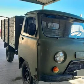 UAZ 452 1980