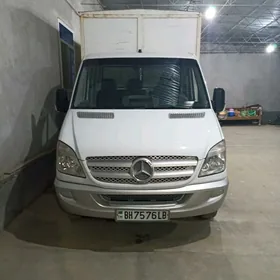 Mercedes-Benz Sprinter 2011