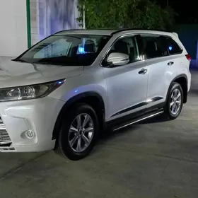 Toyota Highlander 2019