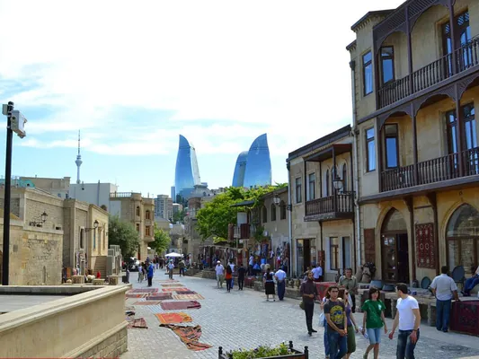 Число посетивших Азербайджан туристов из Туркменистана увеличилось на 74%