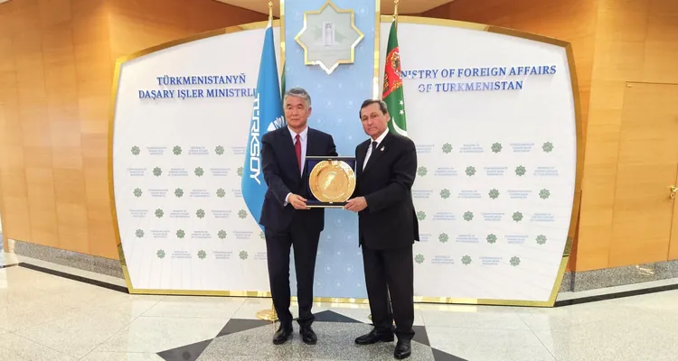 В МИД Туркменистана прошла встреча с делегацией ТЮРКСОЙ