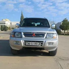 Mitsubishi Pajero 2001