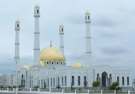 В честь Ночи милосердия в разных уголках Туркменистана состоится открытие новых мечетей