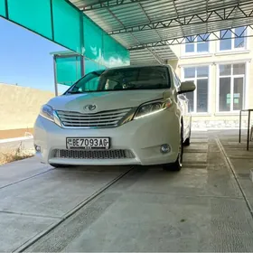 Toyota Sienna 2017