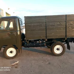 UAZ 452 1986