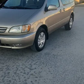 Toyota Sienna 2002