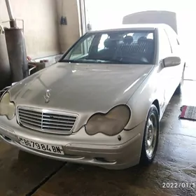 Mercedes-Benz C320 2001