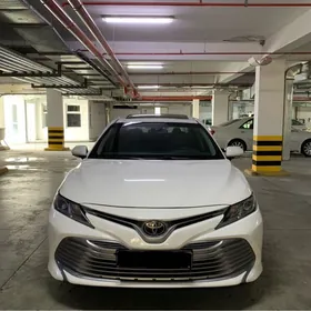 Toyota Camry 2018