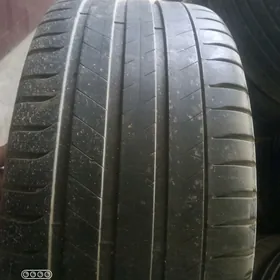 265-40-21 MICHELIN