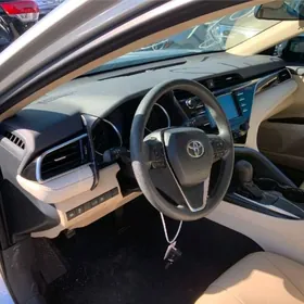 Toyota Camry 2018