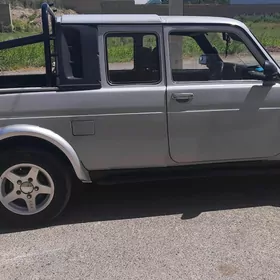 Lada Niva 2000