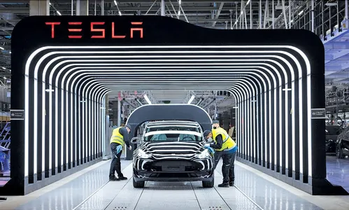 От «ненавижу» до «попробуем»: Tesla увеличила расходы на рекламу в 37 раз