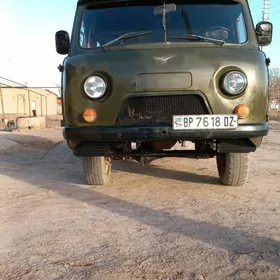 UAZ 452 1981