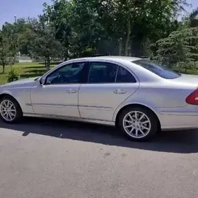 Mercedes-Benz E320 2003