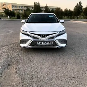 Toyota Camry 2021