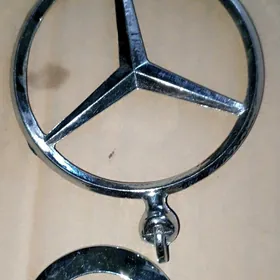 Mercedes-Bens yznaçok
