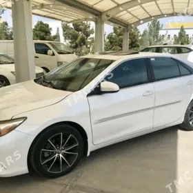 Toyota Camry 2016