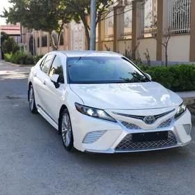 Toyota Camry 2018