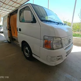 Nissan Urvan 2010