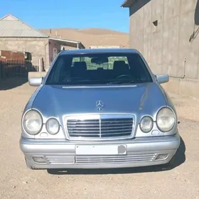 Mercedes-Benz E320 1996