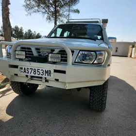 Nissan Patrol 2000