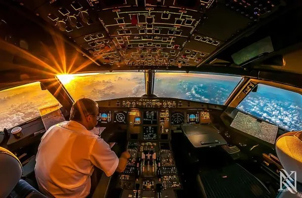 Авиакомпания «Туркменистан» объявляет набор на обучение будущих пилотов