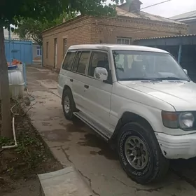 Mitsubishi Pajero 2000