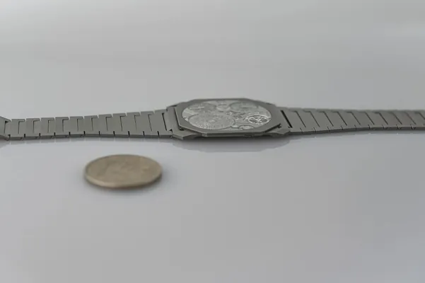 Bulgari выпустил самые тонкие механические часы в мире. Он тоньше 10 тенге 