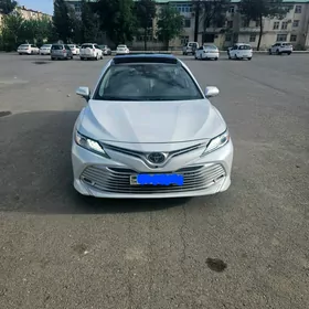 Toyota Camry 2018