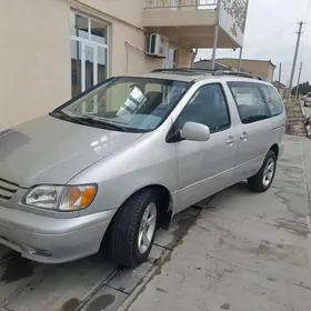 Toyota Sienna 2002