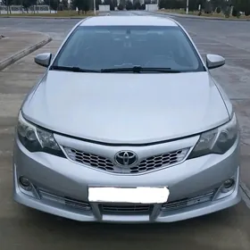 Toyota Camry 2014