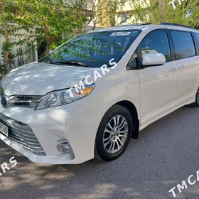 Toyota Sienna 2020