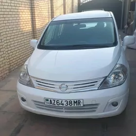 Nissan Versa 2010