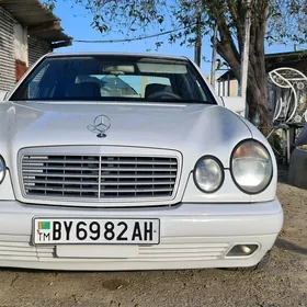 Mercedes-Benz E320 1996