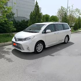 Toyota Sienna 2017