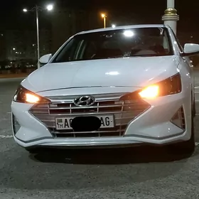 Hyundai Elantra 2019