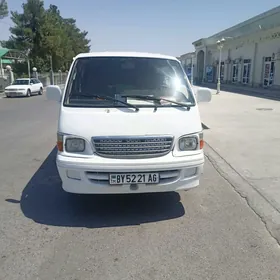 Toyota Hiace 2004