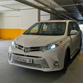 Toyota Sienna 2019