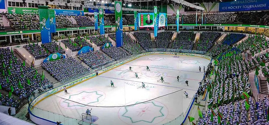 Капитаны команд-участников хоккейного турнира поздравили президента Туркменистана