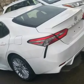 Toyota Camry 2018