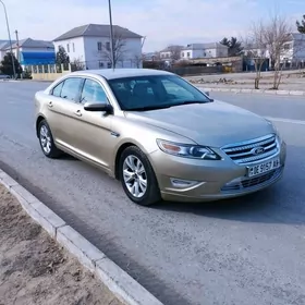 Ford Taurus 2011