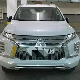 Mitsubishi Pajero 2020